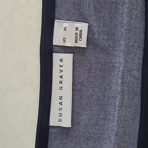 Susan Graver Navy Floral Tunic size XL - Picture 3 of 6